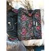 Image 2 : Garment Bag & Comforter