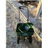 Image 1 : Scotts Turf Builder Spreader & Fertilizer