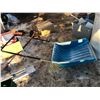 Image 2 : Large Snow Shovel