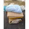 Image 1 : Lot of Blankets