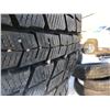 Image 5 : Dunlop Winter Maxx SJ8 Set of 4 Tires - 275/60R20