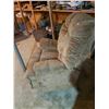 Image 5 : Loveseat & 72 inch Rocker Chair