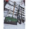 Image 1 : 3 - Shovels (2 Spades, 1 Scraper)