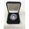 Image 2 : COLOURIZED ELVIS PRESSLEY ON A U.S. 2002D TENNESSEE QUARTER. IN CUSTOM CASE.