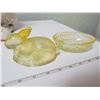 Image 2 : DEPRESSION GLASS RABBIT ON NEST