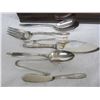 Image 4 : 48 PIECE RODGERS BROTHERS FLATWARE SET AMBASSADOR PATTERN AND CHEST