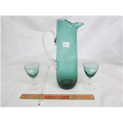 1950'S BLUE MARTINI PITCHER AND 2 GLASSES NO DAMAGE