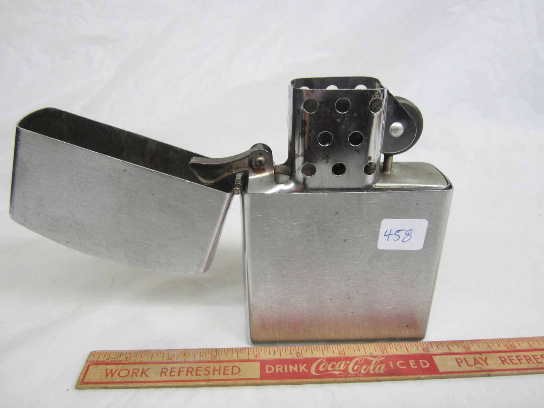 LARGE ZIPPO STYLE LIGHTER WORKING