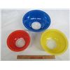 Image 1 : PYREX 3 COLOR 3 BOWL SET NO DAMAGE