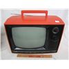 Image 3 : VINTAGE ORANGE SEARS BLACK AND WHITE TV WORKING