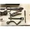 Image 8 : LOT OF OLD TOOLS IN BOX