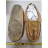 Image 2 : MOCCASIN SLIPPERS  SIZE 10