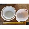 Image 2 : 3 X VINTAGE PYREX MIXING BOWLS