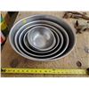 Image 1 : 6 STAINLESS STEEL MIXING BOWLS