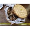 Image 1 : LOT OF CLOTHESPINS IN WICKER BASKET