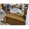 Image 1 : DRESSER & MIRROR