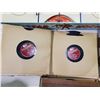 Image 2 : LARGE LOT OF 78 RPM RECORDS IN ALBUMS