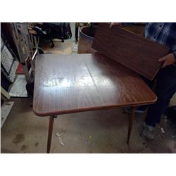 Table w/Leaf 1970's (Top: 30"x47.5" Height: 29")