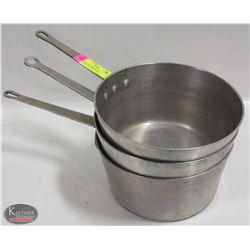 GROUP OF 3 LARGE 5.5QT ALUMINUM COOKING POTS