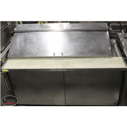 TRUE 5' REFRIGERATED PREP-STATION *AS IS*