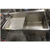 Image 1 : STAINLESS STEEL SINGLE WELL SINK W/ DRAINBOARD
