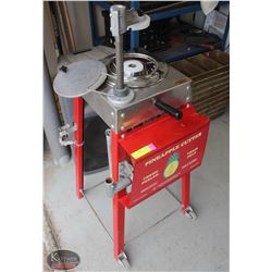 KALDI'S STANDING PINEAPPLE CUTTER