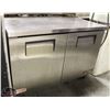 Image 5 : TRUE STAINLESS STEEL UNDERCOUNTER REFRIGERATOR
