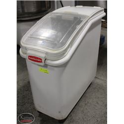 RUBBERMAID ROLLING INGREDIENT BIN W/ SLIDING LID