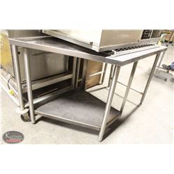 S/S PREP TABLE WITH ANGLED END AND UNDERSTORAGE