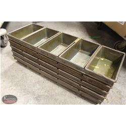 GROUP OF FIVE CHICAGO METALLIC BREAD / LOAF PANS