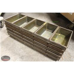 GROUP OF FIVE CHICAGO METALLIC BREAD / LOAF PANS