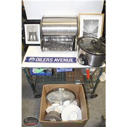 LARGE BOX W/ CROCK POT SLOW COOKER (BROKEN LID),