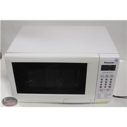 WHITE PANASONIC 800W MICROWAVE