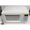 Image 1 : WHITE GE MICROWAVE OVEN