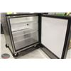 Image 5 : TRUE SINGLE DOOR REFRIGERATED PREP STATION