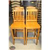 Image 1 : 4 HIGHBACK WOODEN BARSTOOLS W/ FOOTRESTS