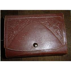 POKER GAME IN LEATHER CASE - BAKELITE CHIPS #1305392