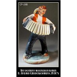 CZECH POTTERY ACCORDION PLAYER URBACH 1930's / #1305678