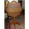 Image 1 : Splendid Antique Oak Scallop Tilt Top Table #1306052