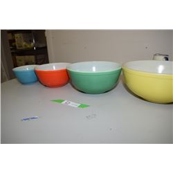 4 Piece Pyrex Stacking Bowls Pastels