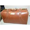 Image 1 : Large Leather Dominion Suitcase