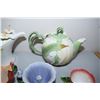 Image 2 : Unique Coffee and Teapot with 4 Teacups and Saucers