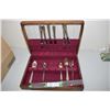 Image 1 : Oneida Silver Plate Flatware in Chest