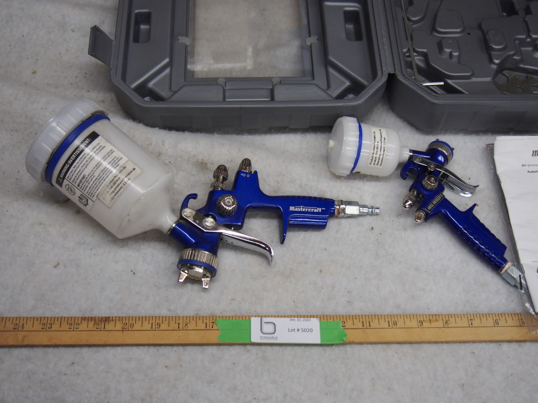 Air Powered Gravity Feed Spray Gun & Auto Detailing Spray Gun Kit w/ Case (Mastercraft)