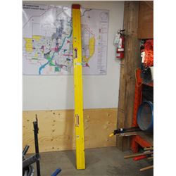 Stabila adjustable level (closed 84") extends to 144"