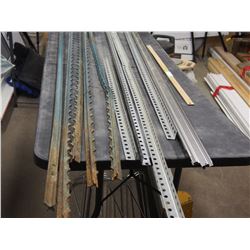 Hanging bracket, snow fence rails