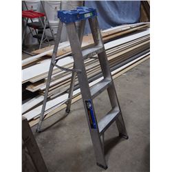 4ft folding metal step ladder