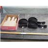 Image 1 : 100% UV PROTECTION  SUNGLASS WITH CASE  31 PLUS WOOD PADDLES