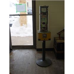 CANDY VENDING MACHINE COIN OP