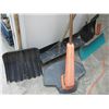Image 2 : SNOW SHOVEL , WHIPPER SNIPPER